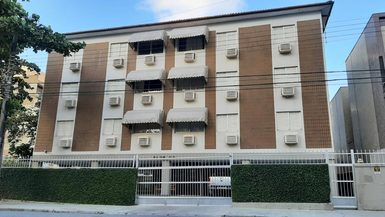 Lindo Apartamento Enseada Гуаружа Екстериор снимка